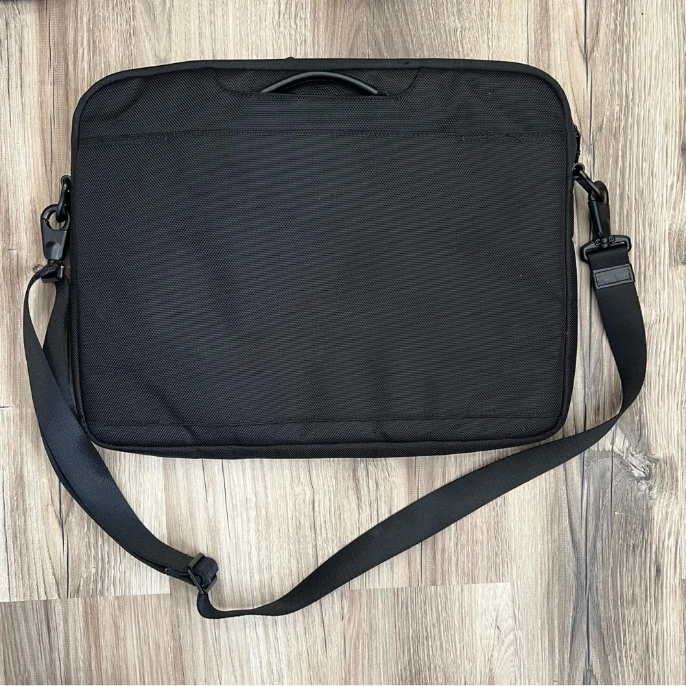 Tumi Laptop Bag Travel Black Bag Padded 16” x 13”
